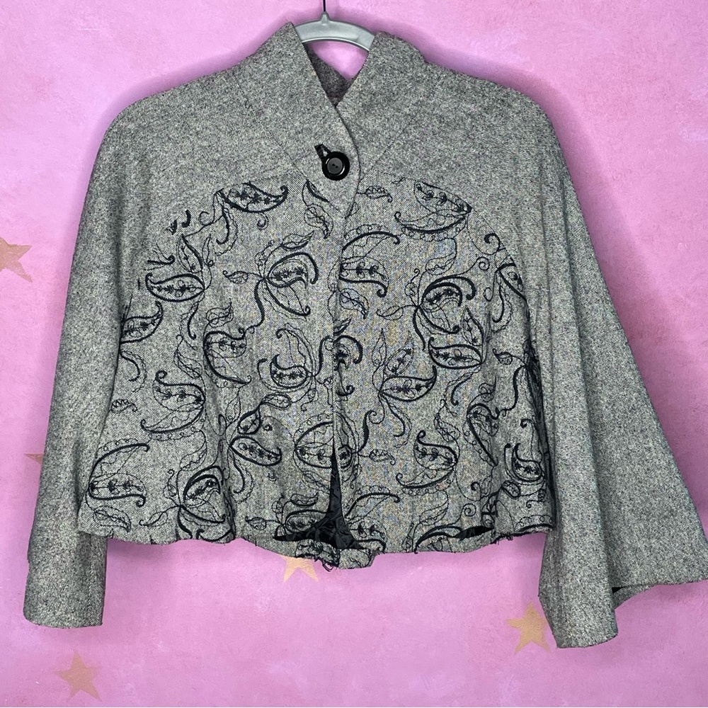 Donna Rae New York Gray Jacket Collared Black Floral Embroidered Button